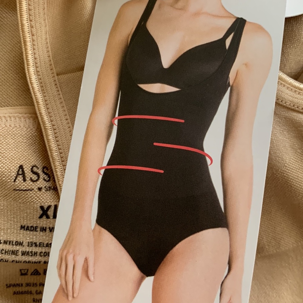 Assets by Spanx Open Bust Panty Bodysuit - Picture 13 of 14